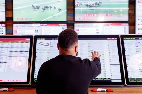 Meg lehet élni a sportfogadásból?